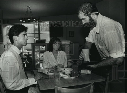 1996 Press Photo Philip Pucci, Susan Pack, Mutasem All-Khateeb Drink Smoothies - Historic Images