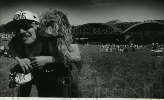 1993 Press Photo Dan Mendoza & Stacy Nitschke at Alpine Valley Music Theatre - Historic Images