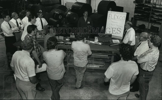 1990 Press Photo Dick McConnel, application engineer, Flexible Steel Lacing Co - Historic Images