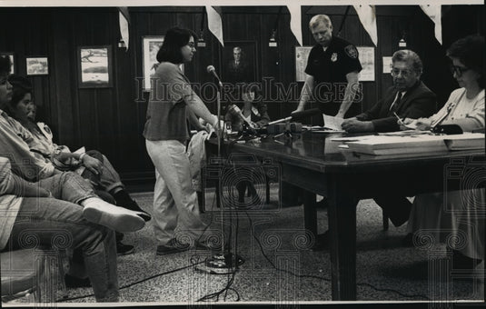 1992 Press Photo Abortion protesters in courtroom at Richards Street Armory - Historic Images