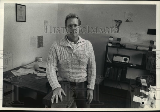 1989 Press Photo Kenneth Anderson, program manager at The Ranch, Menomonee Falls - Historic Images