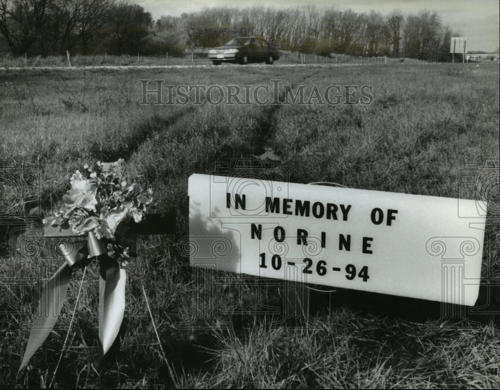 1994 Press Photo Memorial for Norine Olierman Killed in Accident Ozaukee County - Historic Images