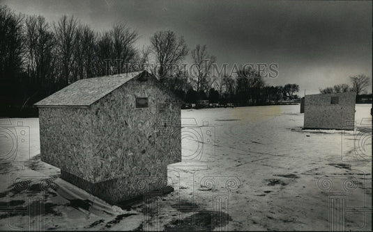 1989 Press Photo Four Students Died in Ice Fishing Shanty on Harpt Lake - Historic Images