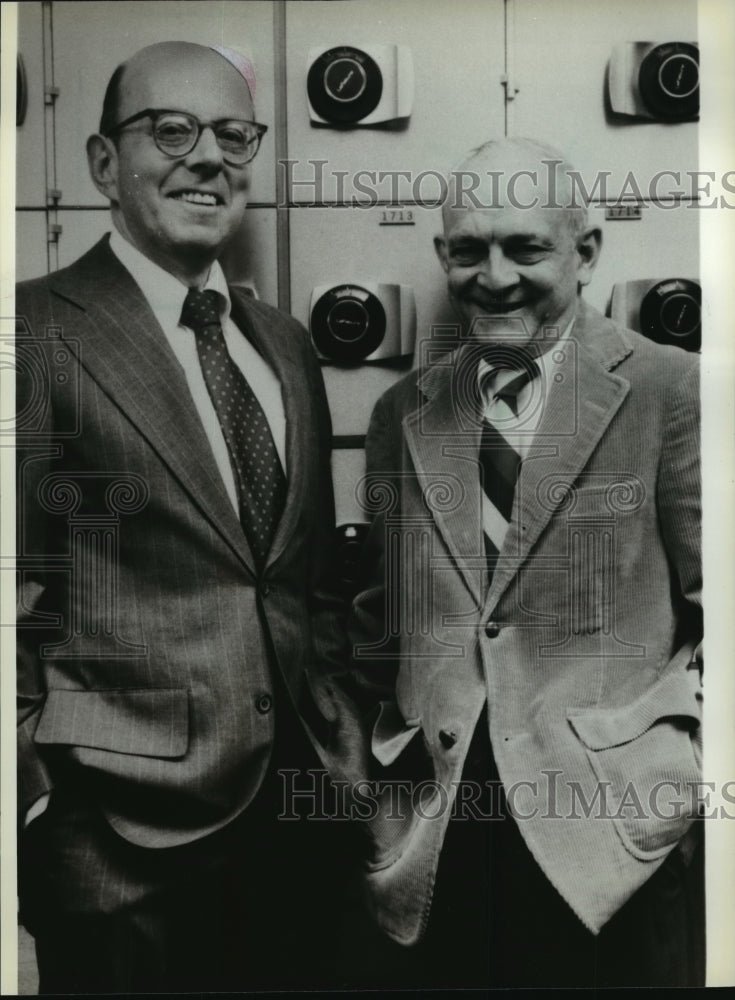 1983 Press Photo Literary agent Bill Adler &amp; author Thomas Chastin - mja00508 - Historic Images