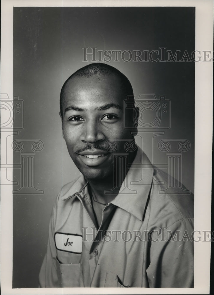 1988 Press Photo Joe E Adams, Journal Sentinel Inc employee - mja00569 - Historic Images