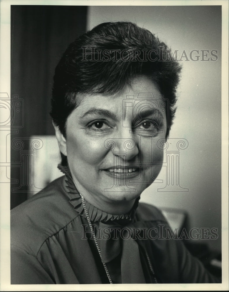 1987 Press Photo Katy Aker, assoc director for the Nursing home information proj - Historic Images