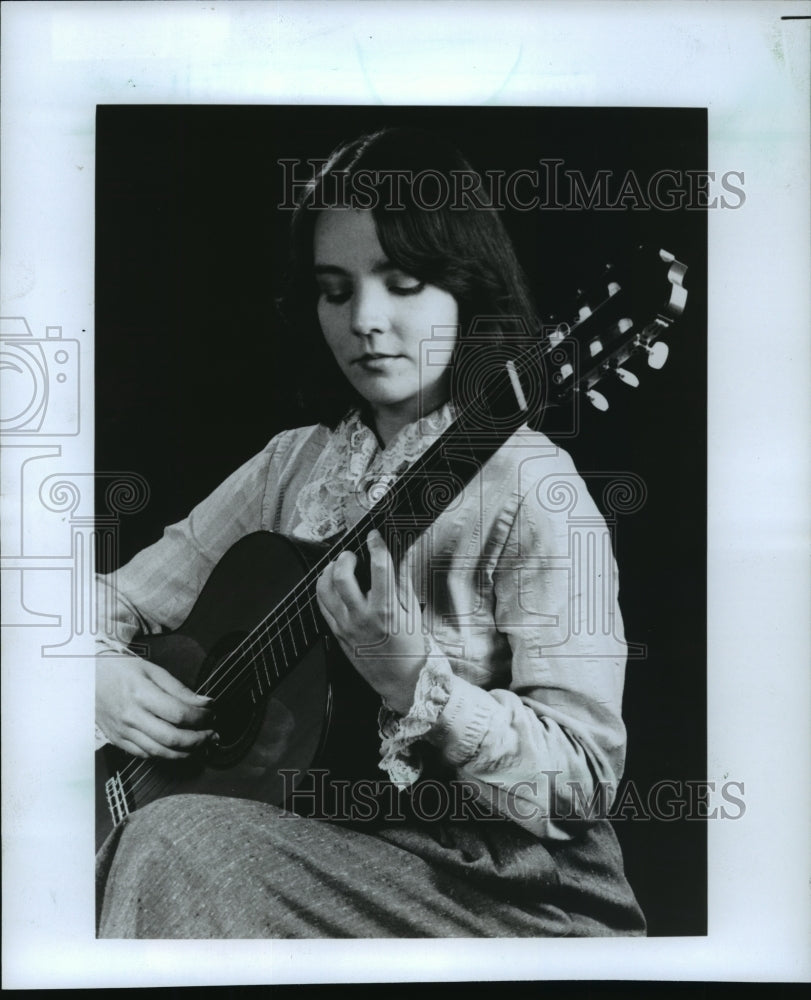 1987 Press Photo Classic guitarist Mary Akerman - mja00628 - Historic Images