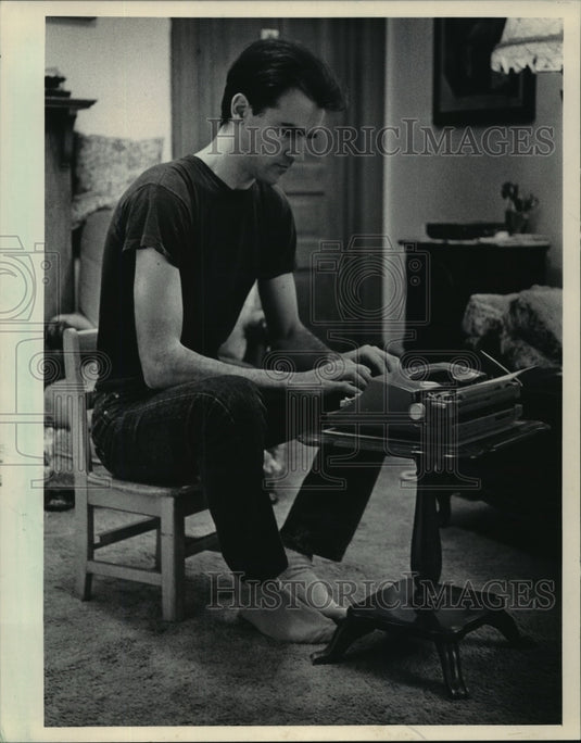 1986 Press Photo - mja00706 - Historic Images