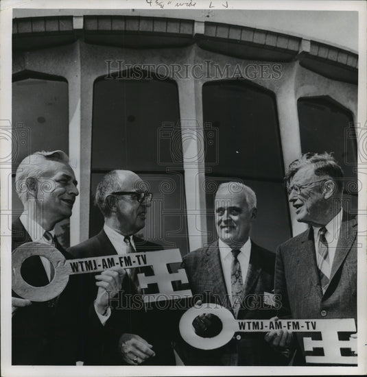 1985 Press Photo Donald B Abert, executive vice president & general manager WTMJ - Historic Images