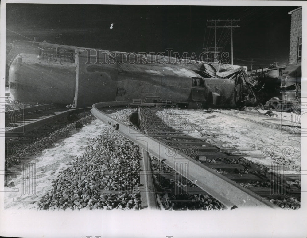 1962 Press Photo North Western road freight train derailed in S. Milwaukee - Historic Images