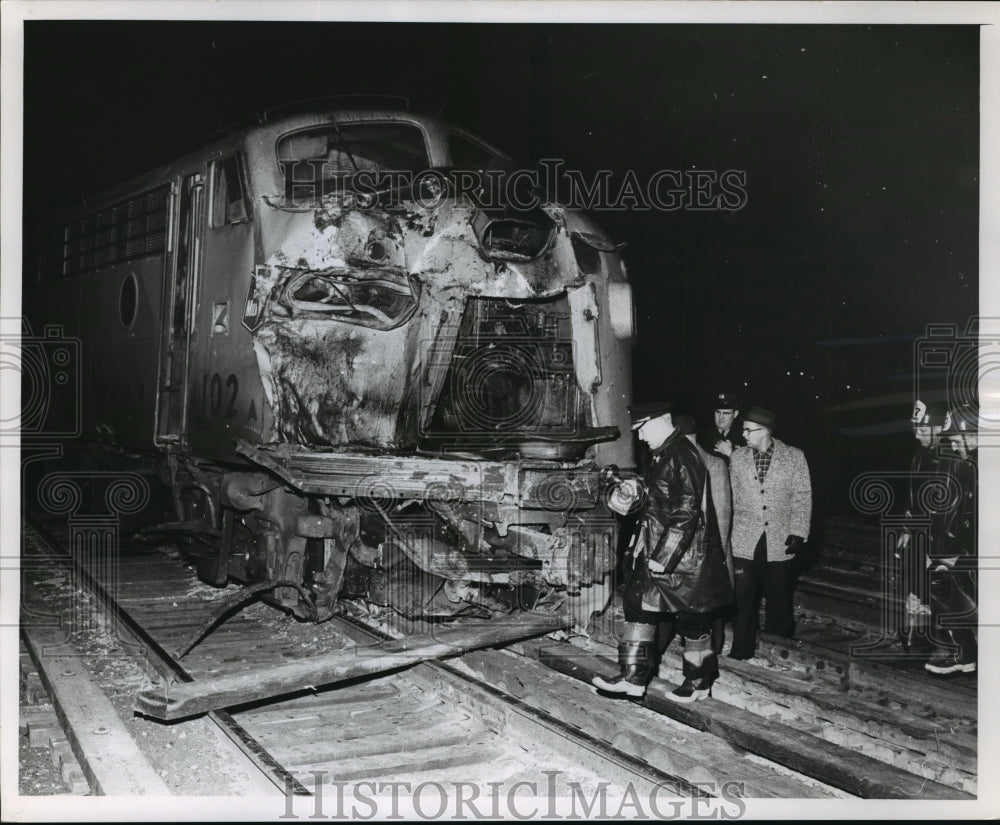 1960 Press Photo Milwaukee road passenger train smashed into a tractor-trailer - Historic Images