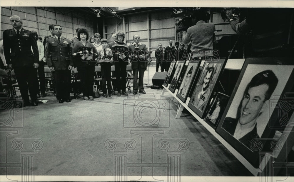 1985 Press Photo Air Force Reserve&#39;s 440th Tactical Airlift Wing crash victims - Historic Images