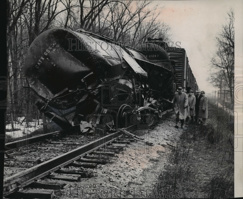 1958 Press Photo Two freight cars were derailed after struck by a locomotive-Historic Images