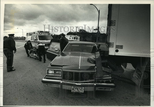 1990 Press Photo 2 car & truck crash at the intersection of King Dr & N 8th St - Historic Images