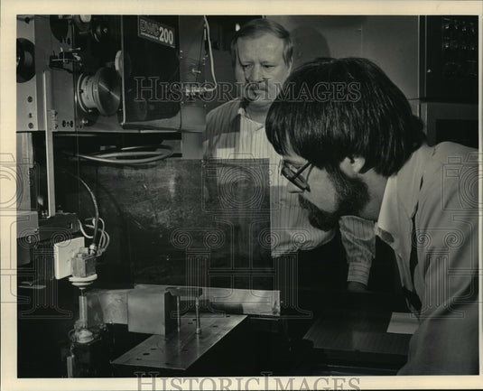 1985 Press Photo Thomas Herman plant manager at Adron Tool Corp. - mja01617 - Historic Images
