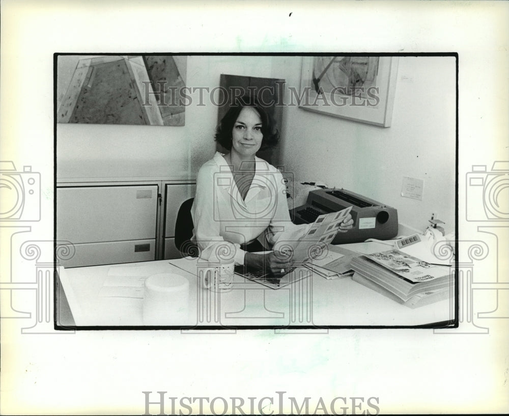 1981 Press Photo Kit Basquins, owner of Kit Basquin Gallery - mja01669 - Historic Images