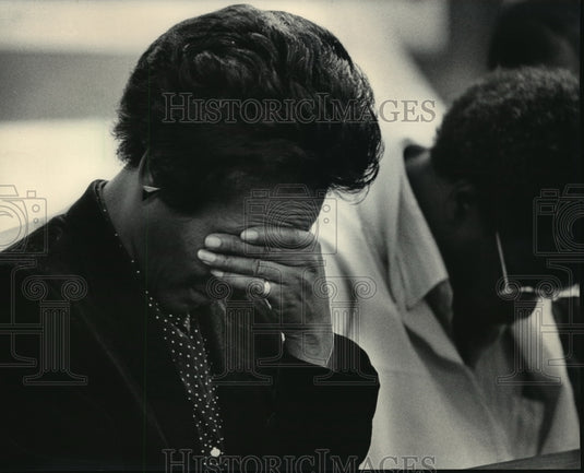 1984 Press Photo Concerned citizens, friends joined the family of Eric B. Adway - Historic Images