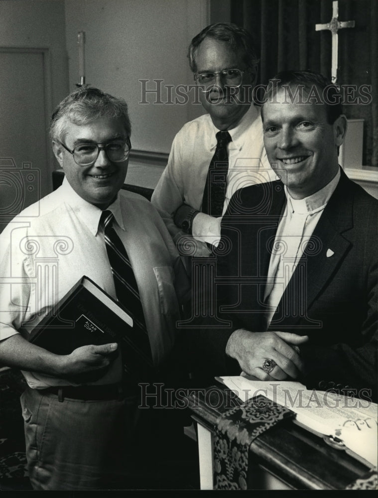 1991 Press Photo George Greene, Randolph M. Hammer and Father John L. Abraham - Historic Images