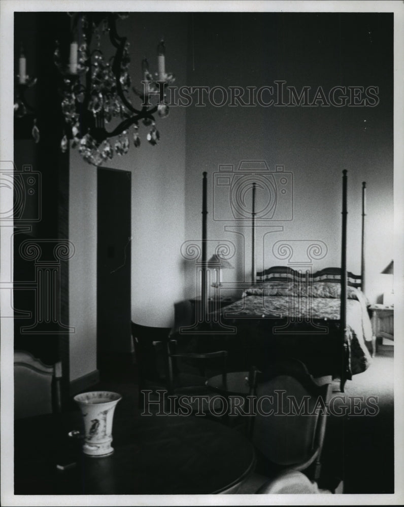 1964 Press Photo One of our lavishly furnished luxury units at the Abbey-Historic Images