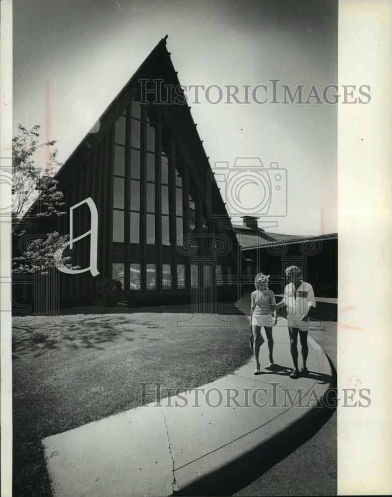1982 Press Photo The main lodge at The Abbey, which encourages convention trade - Historic Images
