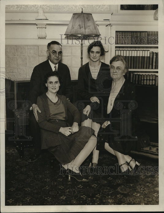 1931 Press Photo Judge Charles Aarons family - mja02335 - Historic Images