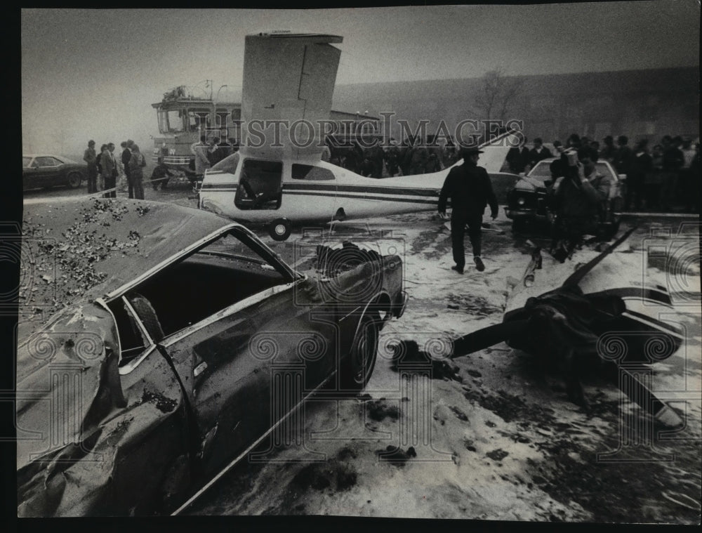 1979 Press Photo Plane crash near the Terrace Chalet Apartment Building - Historic Images