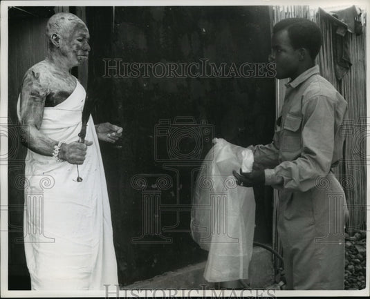 1962 Statue - Historic Images