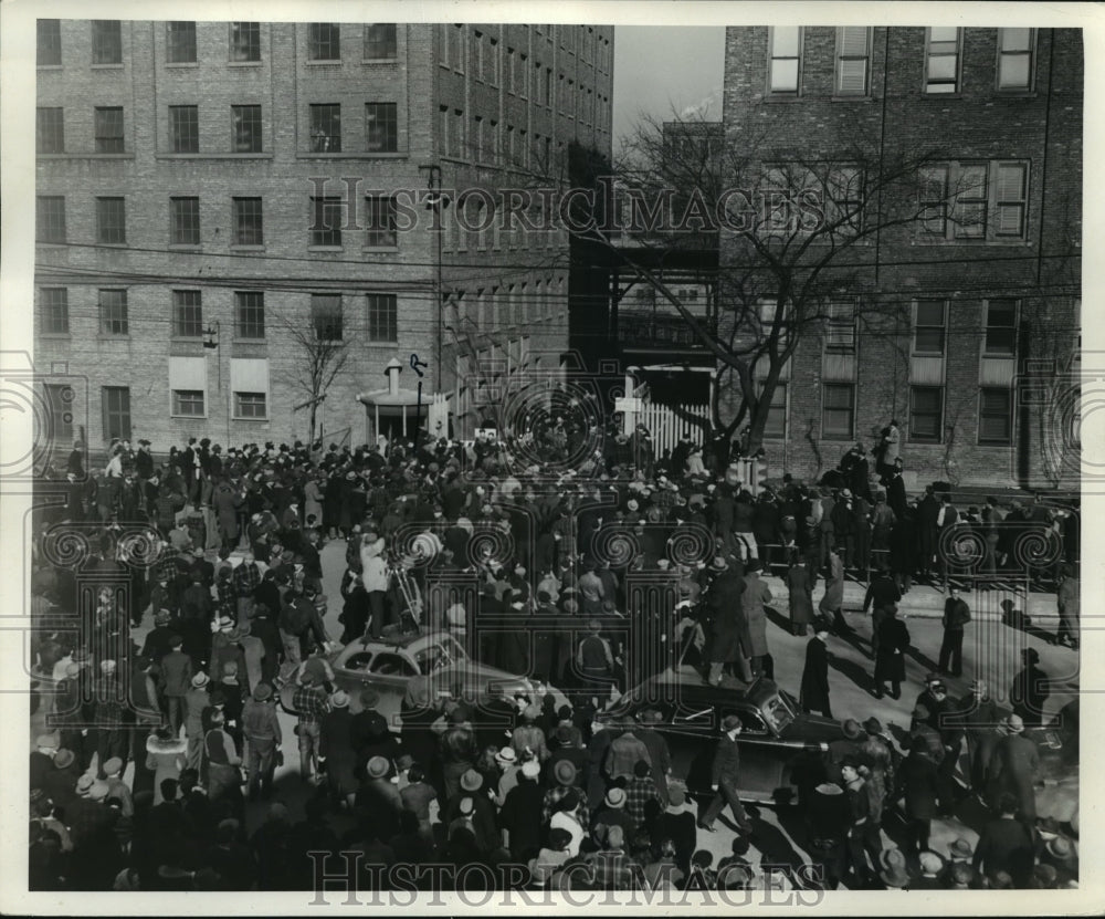 1941 Press Photo Strike at Allis-Chalmers - mja02809- Historic Images