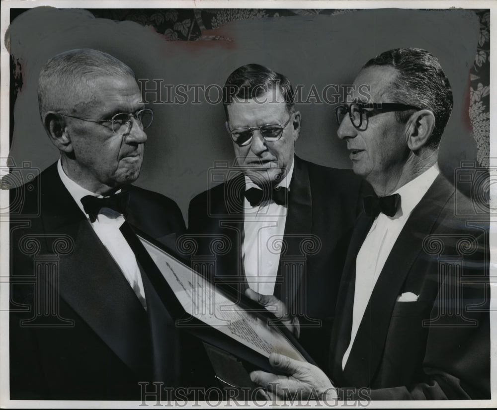 1957 Press Photo Robert Baird, Irwin Maler and Lewis Phillips at Schroeder hotel-Historic Images