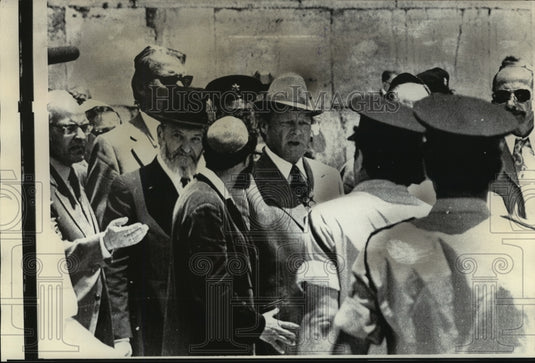 1973 Press Photo West German Chancellor Willy Brandt at Western Wall, Jerusalem - Historic Images