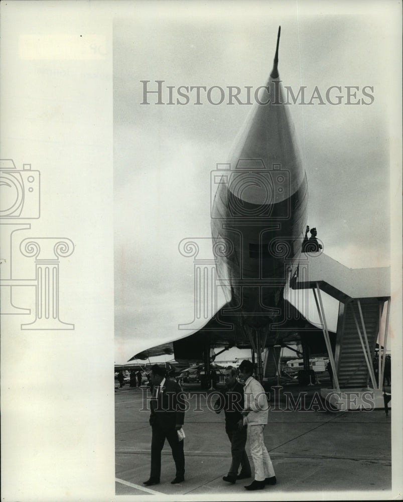 1968 Press Photo A prototype of the delta winged Concorde at Le Bourget Airport - Historic Images