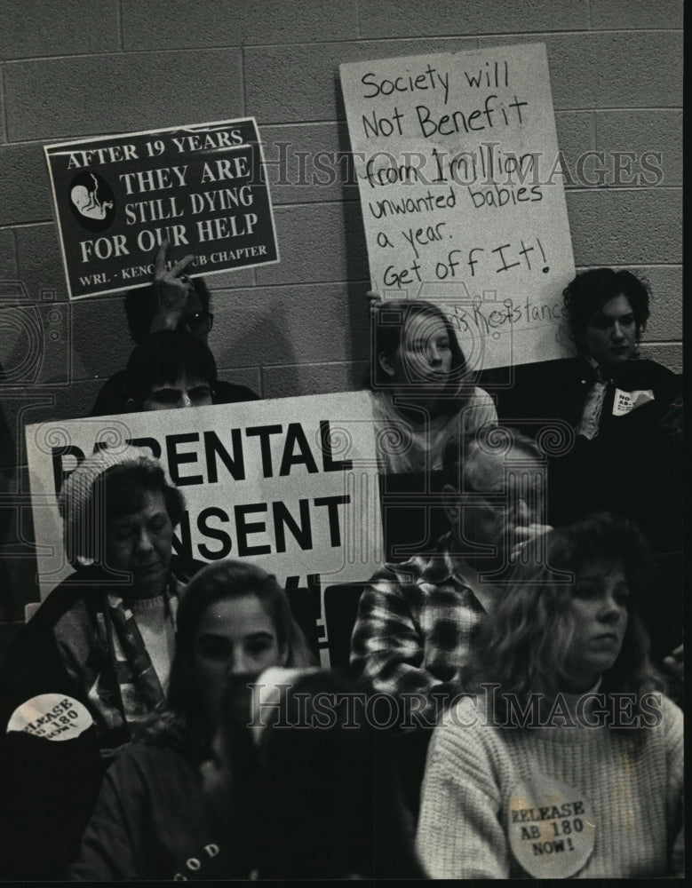 1992 Press Photo Assembly bill require parental consent before abortion for teen - Historic Images