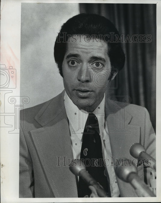 1975 Press Photo Charles Bernardo, Candidate for Superintendent School Milwaukee - Historic Images