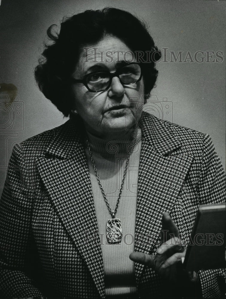 1979 Press Photo Monica Bainter, who blasted opponents of nuclear power - Historic Images