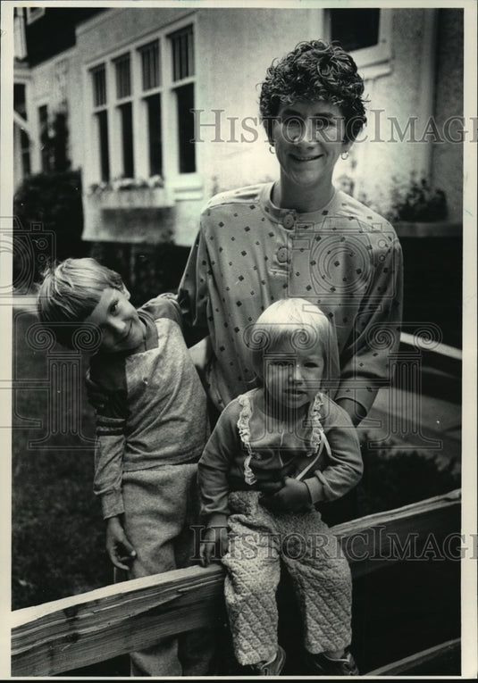 1986 Press Photo Barbara Bartlein who has counseled drug abusers for 11 years - Historic Images