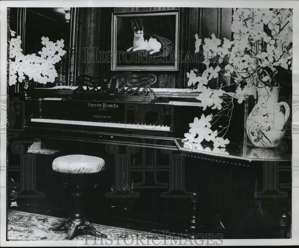 1962 Press Photo Clara Barton&#39;s square grand piano - mja03918 - Historic Images