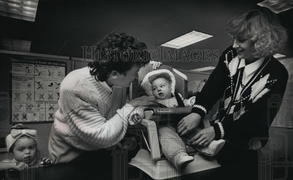 1988 Press Photo American Red Cross chapter, Greater Milwaukee agency - Historic Images