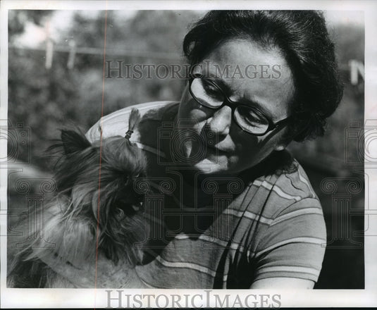 1973 Press Photo Mrs Viva Brandt & one of her Yorkshire terriers - Historic Images