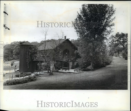 1982 Press Photo The American Players Theater's charming office is in a barn - Historic Images