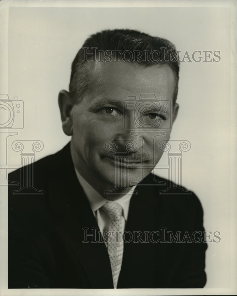 1958 Press Photo Lee Bartell of Bartell Media Corporation - mja04868 - Historic Images