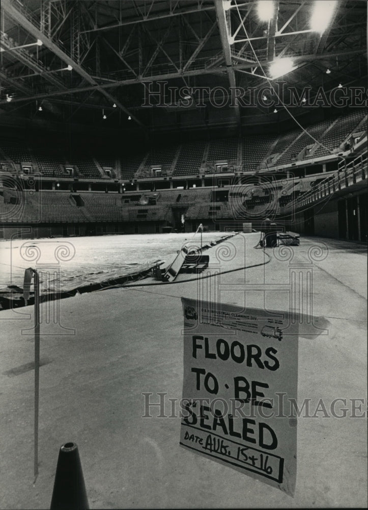 1988 Press Photo Construction inside Bradley Center - mja04917 - Historic Images