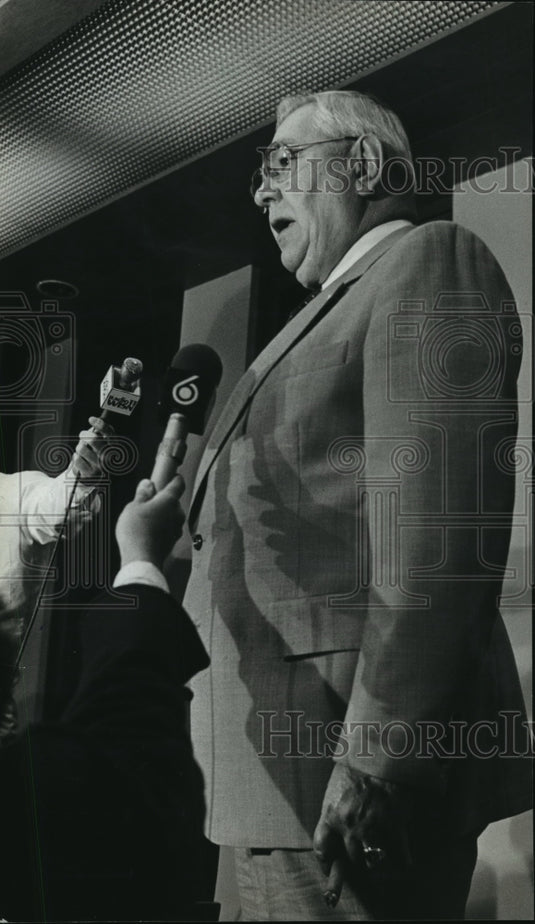 1981 Press Photo - mja04968 - Historic Images