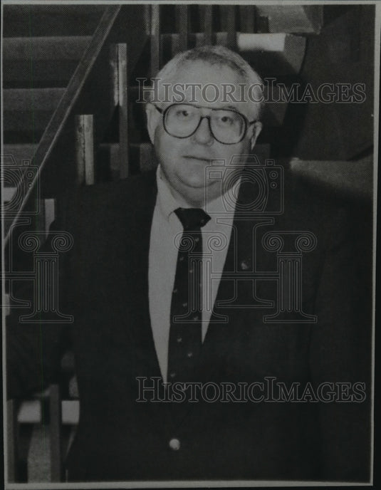 1993 Press Photo Dale Breitlow,associate principal at Wauwatosa West High School - Historic Images