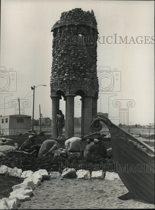 1991 Terese Agnew inside her Ruined Tower creation-Historic Images