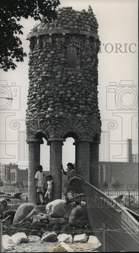 1991 Press Photo Terese Agnew's Bowfin Ruin - mja05063 - Historic Images