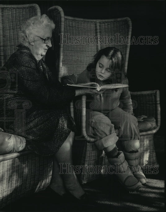 1987 Press Photo Tutor Musetta Flerchinger & pupil Suzanne Ruiz - mja05103 - Historic Images