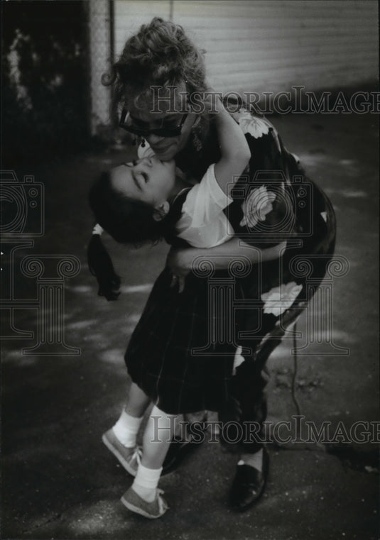 1993 Press Photo Sybelle Santiago participating in PAVE Prog at All Saints Elem - Historic Images