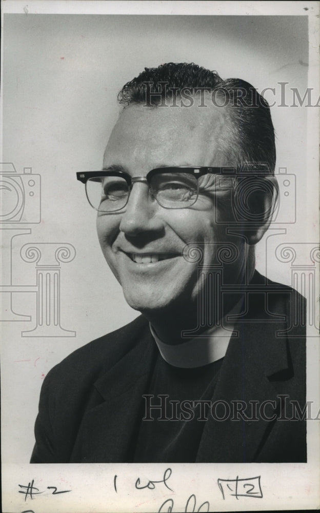 1963 Press Photo Fr. John Allemang, Chaplain for boys at state school-Historic Images