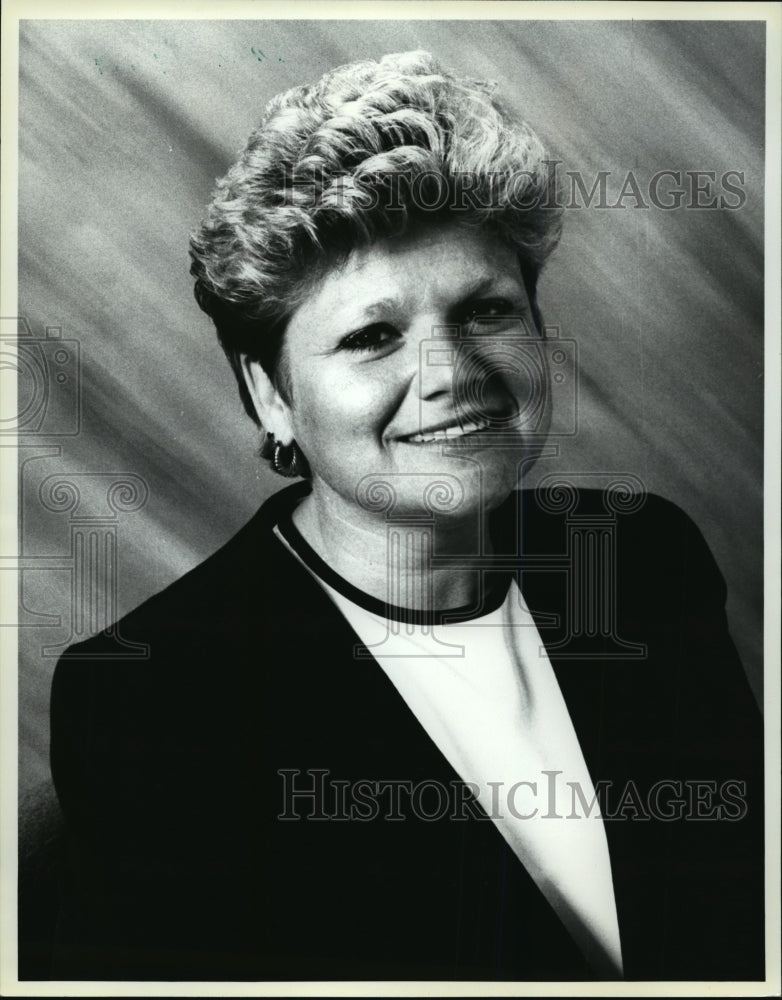 1992 Press Photo Barbara Allen, Philip Morris, USA - mja05386 - Historic Images