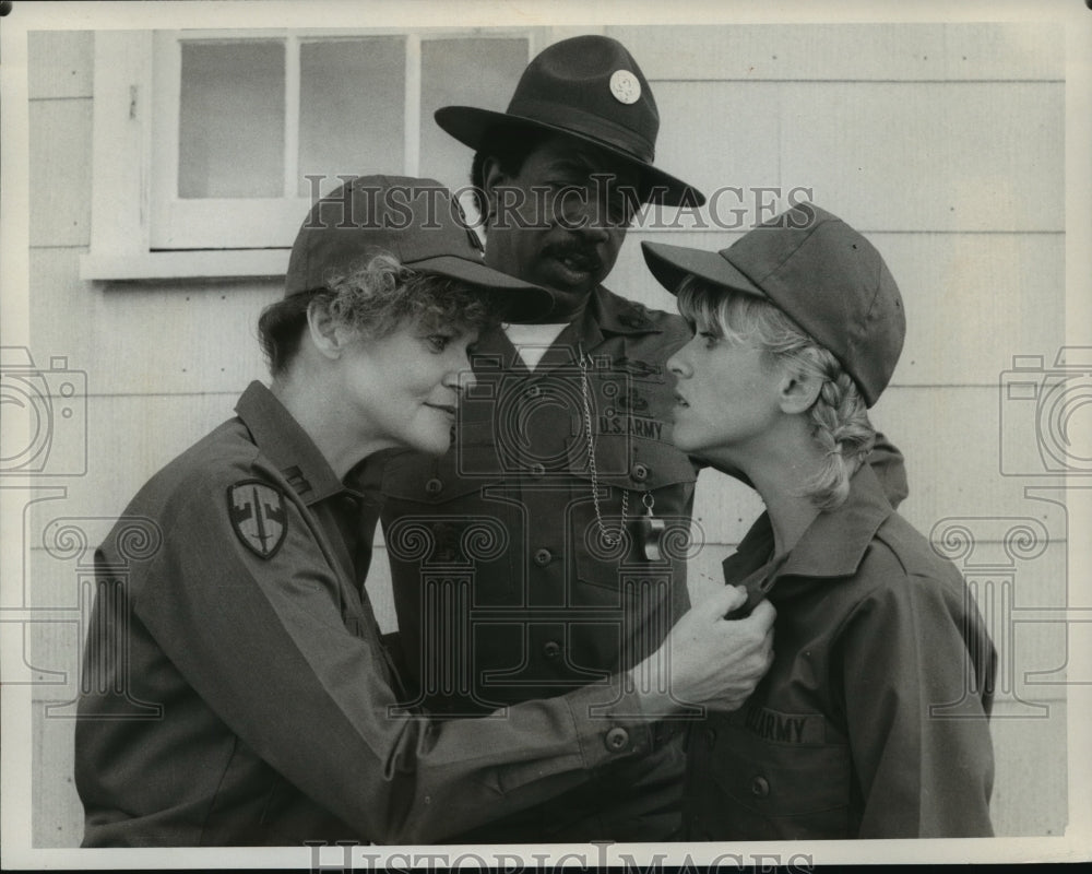 1982 Press Photo Eileen Brennan & Lorna Patterson w/ Hal Williams - mja05495 - Historic Images